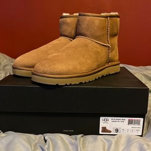 UGG Mens Mini Suede Sherpa boot - Size 9